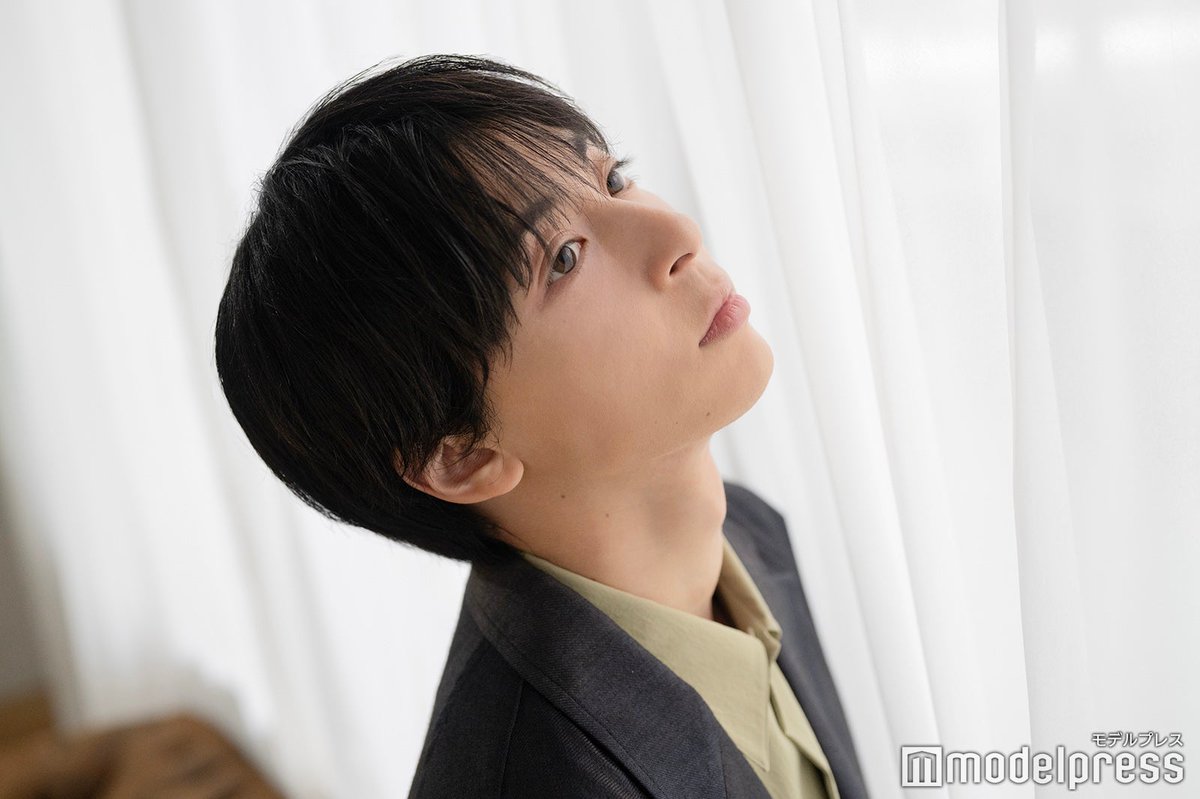 modelpress's tweet photo. 【インタビュー】

高杉真宙が学んだ“効果的な感情の使い方”
喜怒哀楽は「簡単に出すともったいない」

🔻後編・撮り下ろし多数
https://t.co/tQfT3Ia36s

#高杉真宙 @MahiroTakasugi_ https://t.co/q3LfCa41Bw