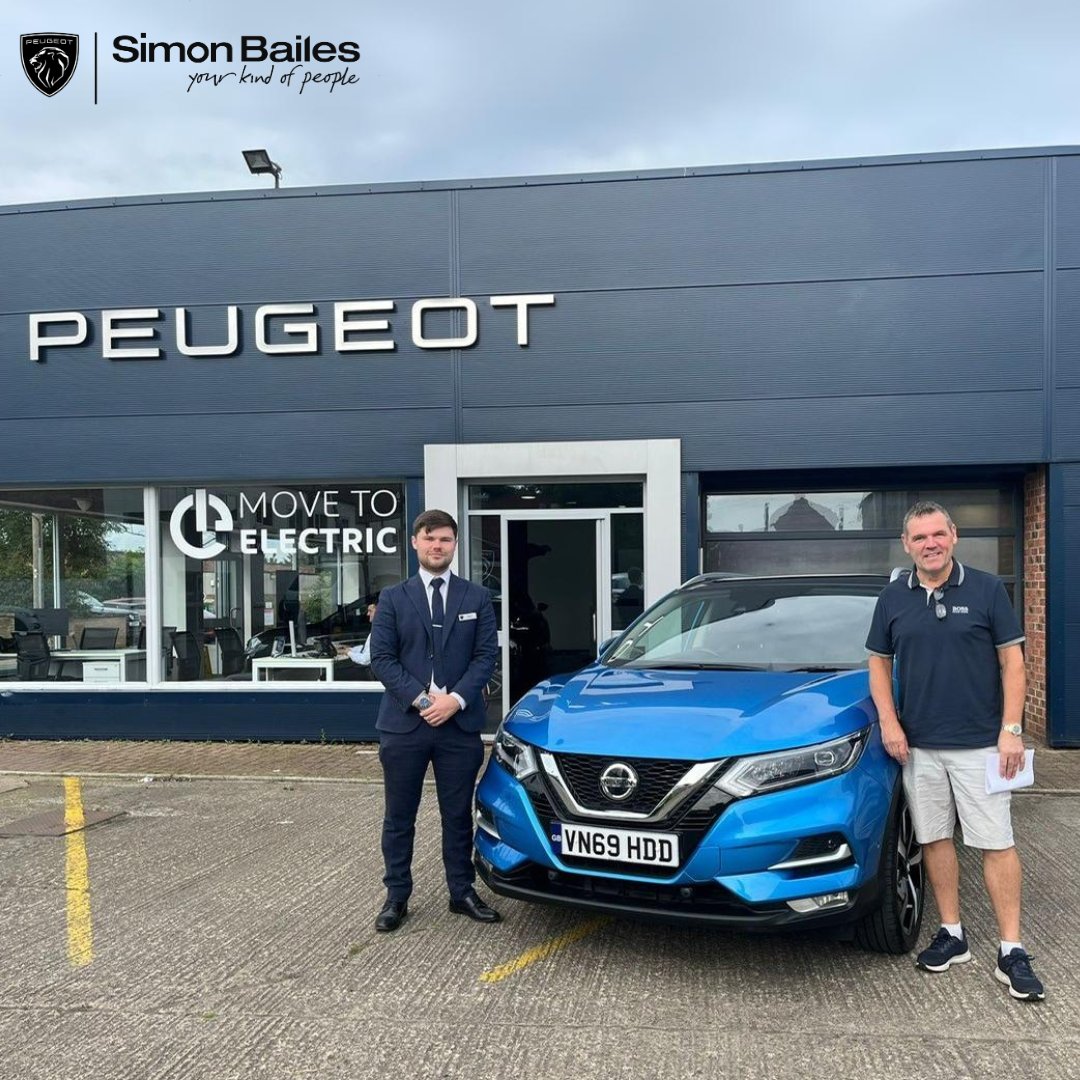 Stuart from Stockton Showroom has spent a few days at our Northallerton Showroom last week and guess what, the handovers never sleep! 

Mr Cattan collected his new Qashqai from Stu, travelling all the way from Carlisle! 

Wish you many happy miles Mr Cattan!