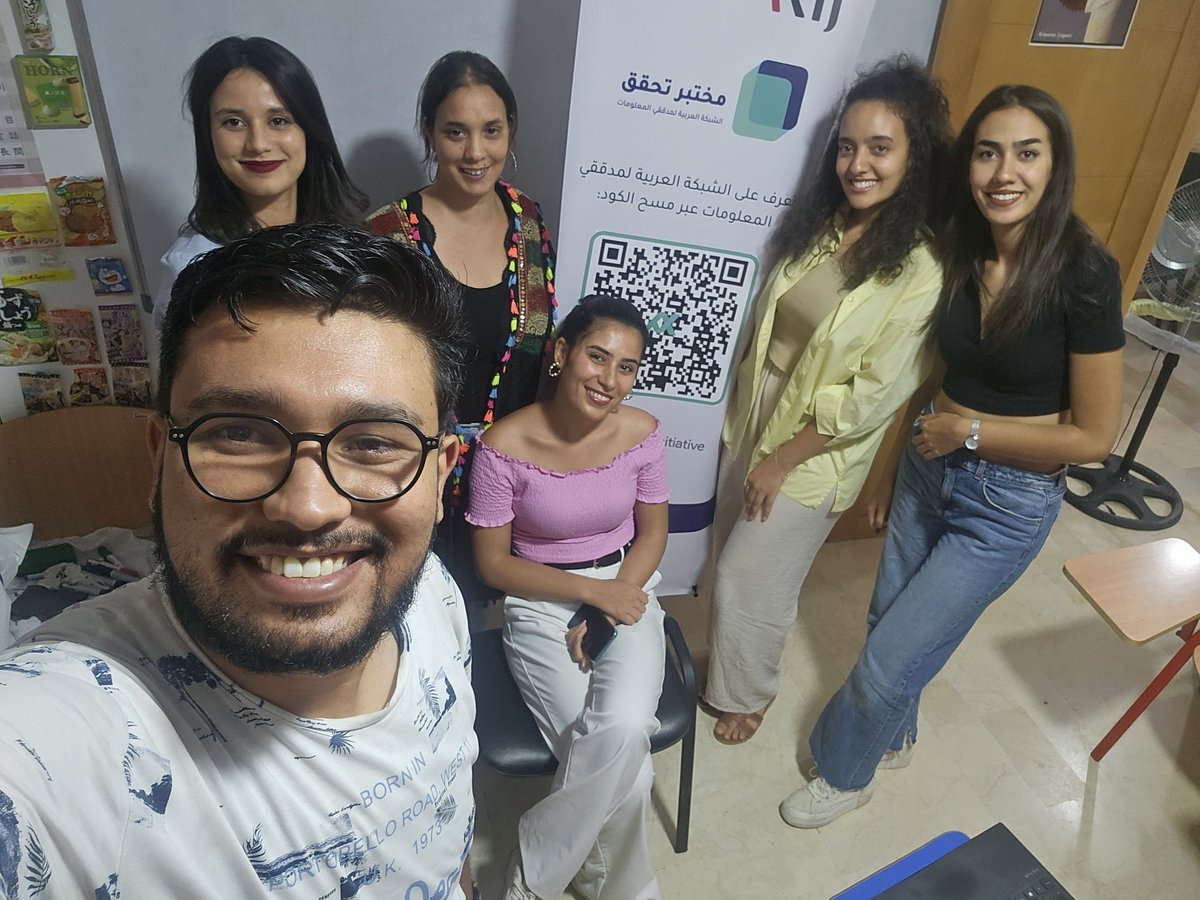 rabebalouii's tweet photo. في إطار مختبر تحقق سعدت بتقديم دورات تدريبية لفائدة صحفيين و طلبة من معهد الصحافة في تونس. أتيحت لي الفرصة لمشاركة معرفتي وخبرتي في مجال تدقيق المعلومات مع مجموعة متنوعة من الصحفيين.
تطرقنا إلى أهمية التحقق من المعلومات ومكافحة التضليل على ويائل التوصل الاجتماعي.
#AFCNFactLab https://t.co/KlaDDBXVpi