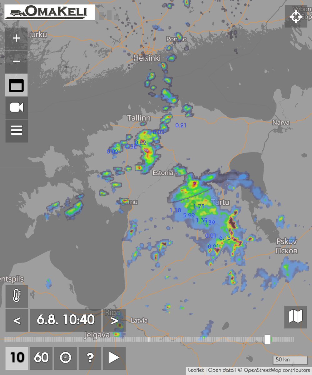 Täna 06.08 hommikul kella 08.00-10.00  sadas Tartu linnas üle 50mm sademeid (meteo.physic.ut.ee). Äikesepilv liigub hetkel edasi edela-lõuna suunas ja paiguti jätkuvad tugevad sajuhood. Radaripildil teeilmajaamade poolt mõõdetud viimase 10 minuti sajuintensiivsus.