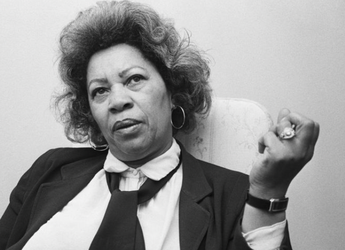 zoobizarre's tweet photo. il y a 5 ans, Toni Morrison https://t.co/leYVJTW3Lx