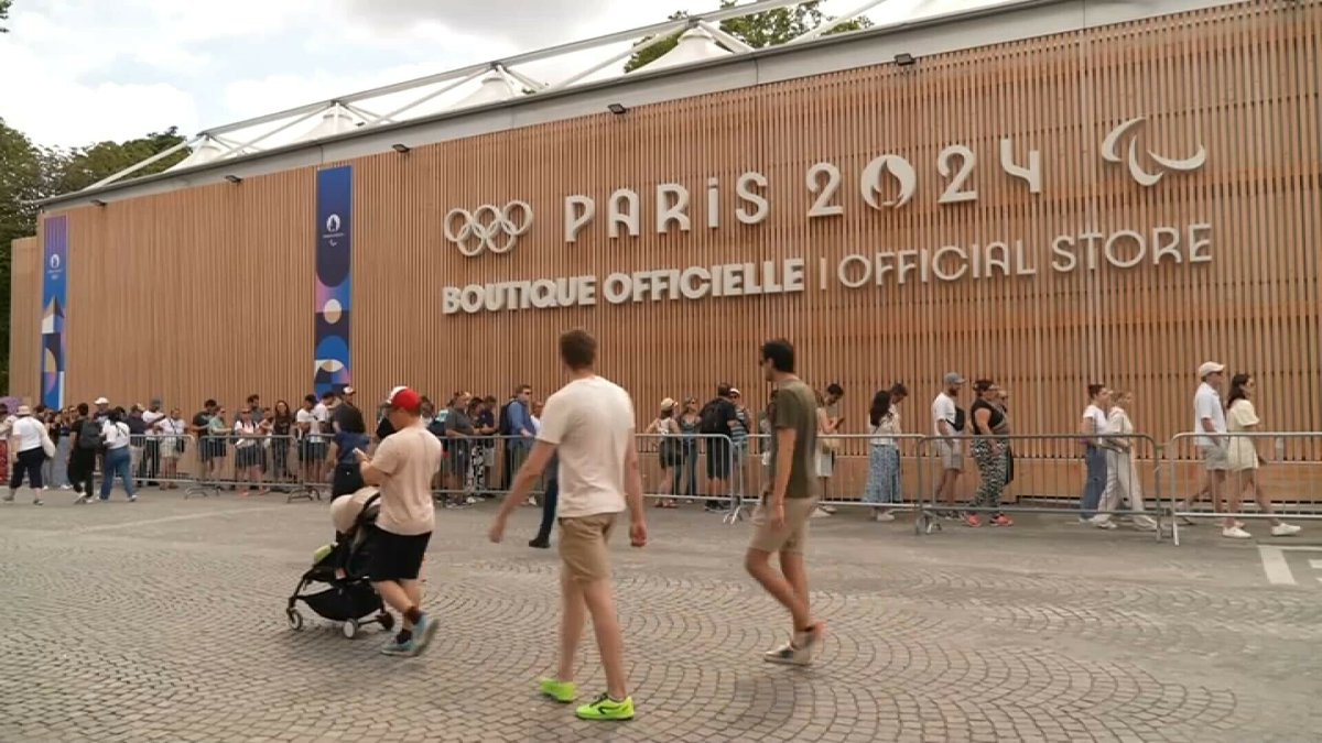 "Je reviendrai!": à l'heure de repartir, Paris a conquis les touristes venus pour les Jeux olympiques
l.bfmtv.com/AlN6