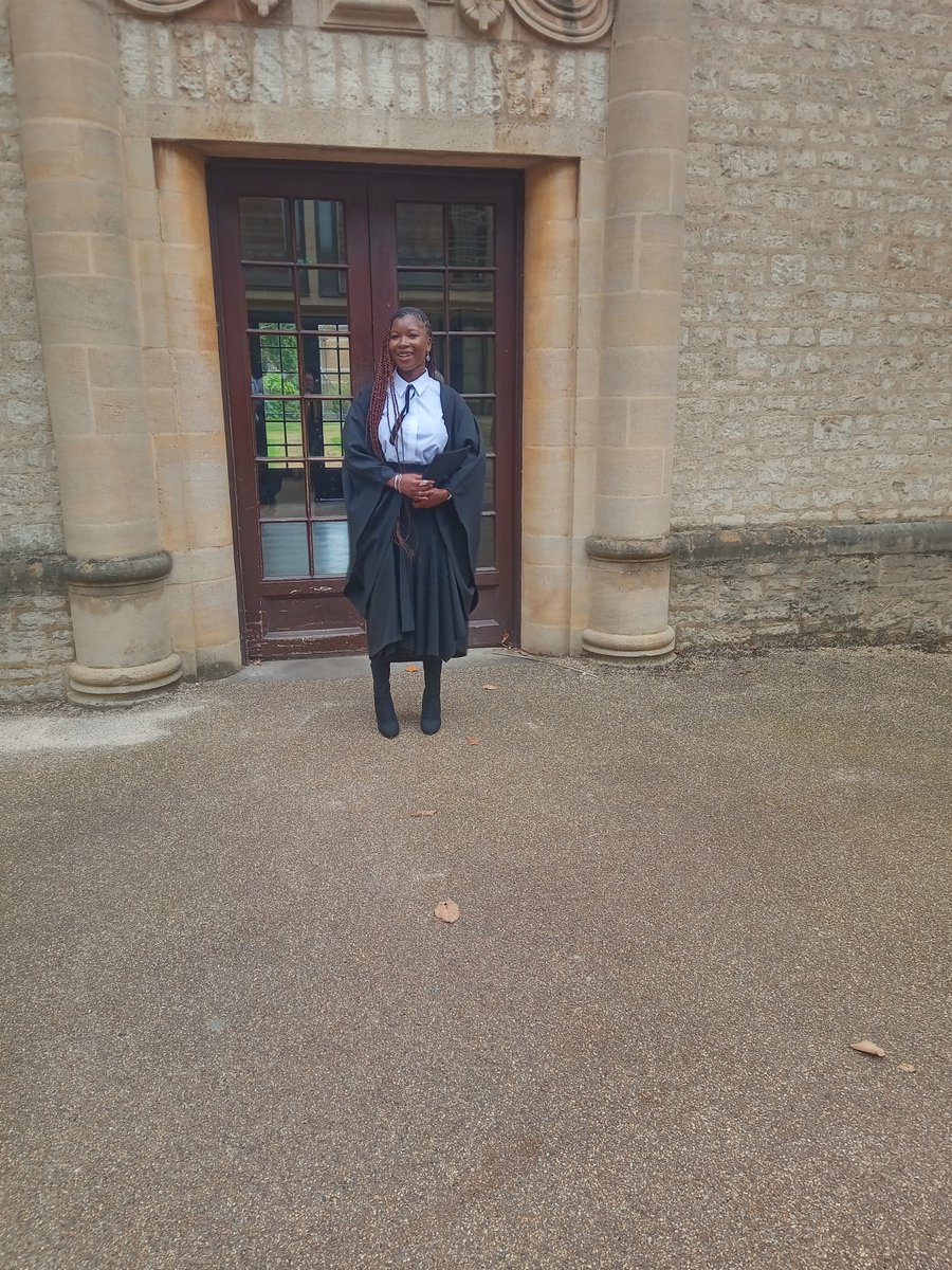 ClassicsSt's tweet photo. Four years ago, Olamide Taiwo came from @ArkGlobeAcademy to study at St Anne's College. She leaves us with a fine degree in Classical Archaeology and Ancient History, and with a whole set of other skills as a DJ, film-maker, and writer. You heard the name here first. https://t.co/uqLizlgg86