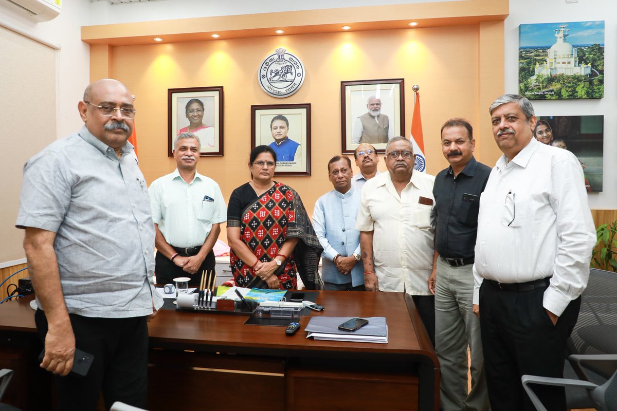PravatiPOdisha's tweet photo. Together, we aim to promote Odisha as a prime destination for travelers by improving facilities, embracing sustainable practices, and creating memorable experiences for all visitors.

#OdishaTourism #HospitalityExcellence #HRAO #TourismDevelopment #CollaborativeEfforts https://t.co/O5QfAZdaqn