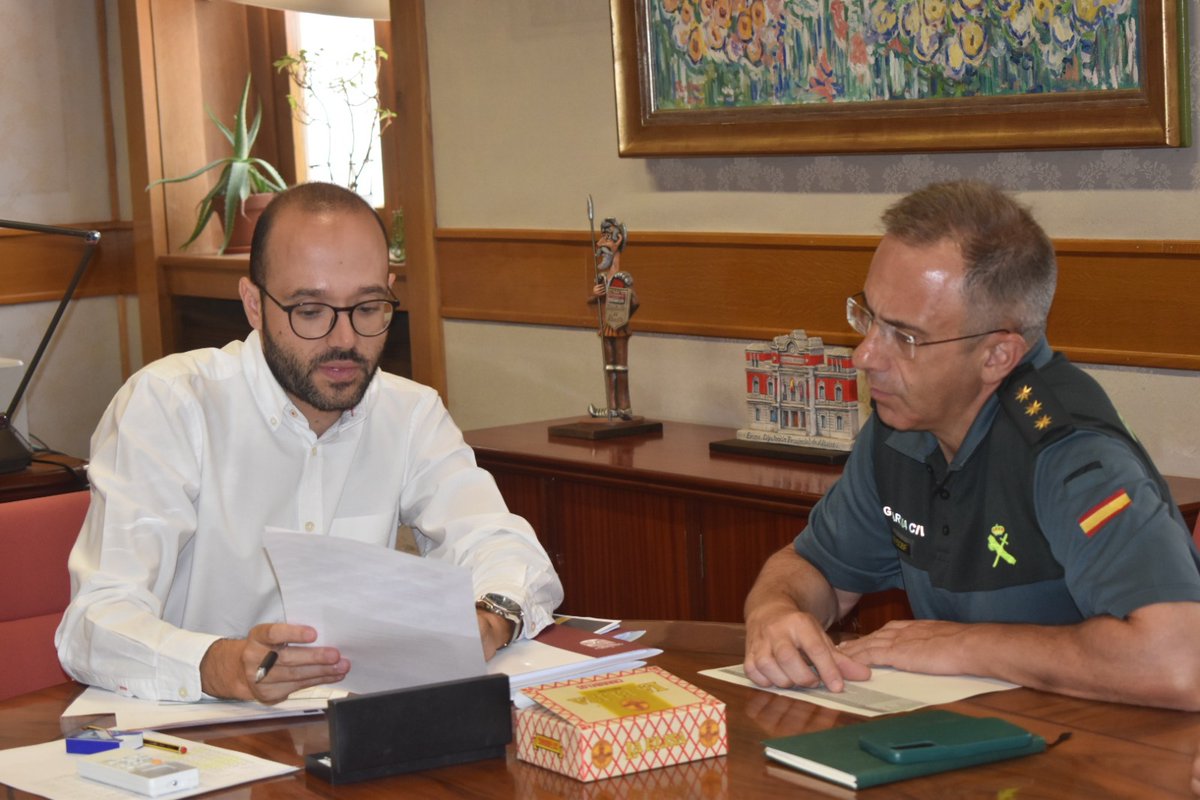 🏛#Dipualba anuncia #mejora de 7 #cuarteles de la <a href="/guardiacivil_ab/">Guardia Civil Albacete🇪🇦</a> en 2024. Dentro de nuestro #convenio con la DG de la <a href="/guardiacivil/">Guardia Civil</a>, invertiremos unos 70.000€ en obras en los de: Aguas Nuevas, Alcaraz, Ayna, Casas Ibáñez, Molinicos, Pozohondo y Riópar.

goo.su/JZv7St