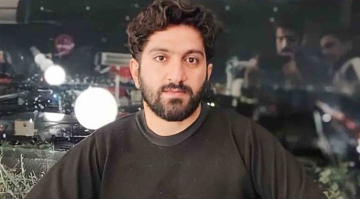 Das primitive, rückständige, verbrecherische, Religion als Machtinstrument missbrauchende, ansonsten nichts auf die Reihe kriegende Regime in Iran hat Reza Rasaei heute Morgen hingerichtet. Nur weil er gegen diese Vollhonks demonstriert hat. Und man ihm unter Folter irgendein