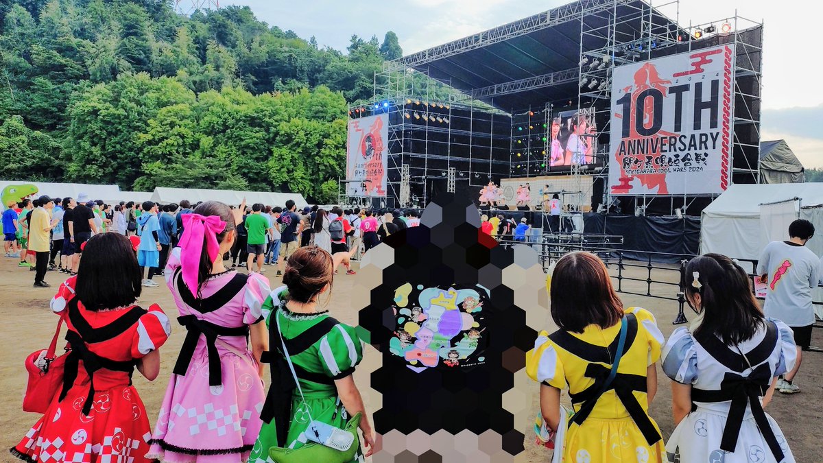 sandbaghero's tweet photo. 第1彼女🫛が不在で
わいの顔見知り🧧第2彼女🌽
の2人でのステージから始まり、
ワイの櫻子🍒わいのかりん🤍の加入によりパワーアップした
#けっぱって東北 のみなさん、
2周年おめでとうございます。

奥羽山脈のてっぺんまで駆け抜けて下さい！⛰️ https://t.co/ucfrKQ952s