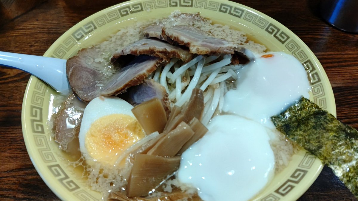 おすおす🙂🤚

夏バテ風味だぁ～😱
こんな日は…
ラーメンだ（🍜👄🍜）✌️