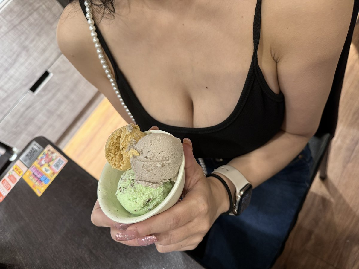 アイスクリームはいくつありますか？ https://t.co/bx6mzwYqcD