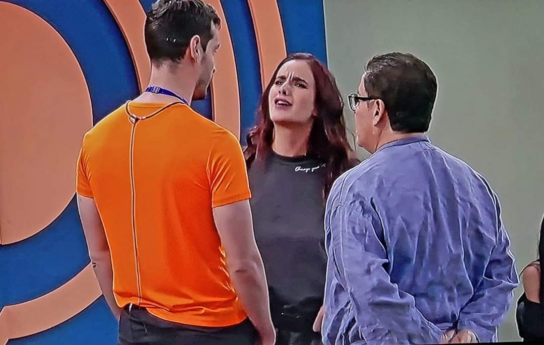 Señoras y señores con ustedes Gala Montes. Defendió a brillitos de los ataques de Adrián Marcelo, se le puso de frente Adrián sin tener miedo, jamás se rindió ante todos los insultos que recibió, encaró a Sian y Ricardo. Te ganaste a todo el publico.

#LaCasaDeLosFamososMx