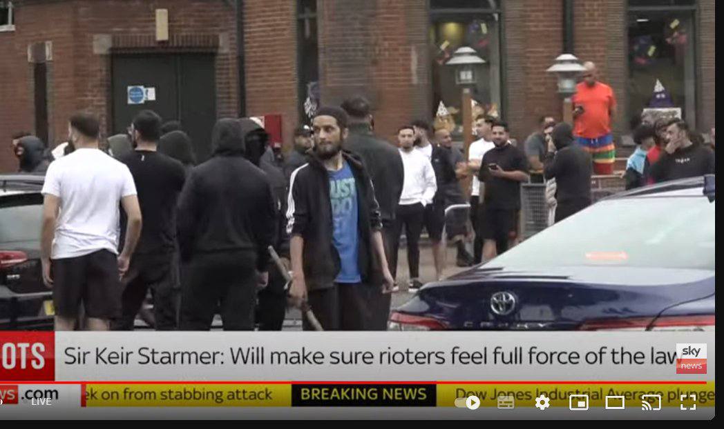UnmaskedAntifa's tweet photo. SKY NEWS HELPS US CATCH A CONVICTED ISLAMIST: This is Shehraz Sarwar from Birmingham, he was convicted and JAILED for shouting ‘Allahu Akbar’ and ‘boom’ on his journey home from Dubai to Birmingham.

In the video attached is Sarwar brandishing a "sword" like weapon in the middle of street in public totally ignored by @SkyNews.