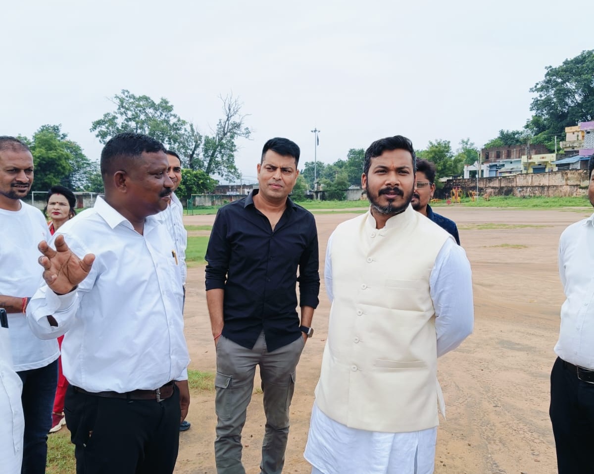 sagarcharandas's tweet photo. ଆଜି କେସିଙ୍ଗାର୍ ସରକାରୀ ଉଚ୍ଚ ବିଦ୍ୟାଳୟ କେ ଯାଇ ଶିକ୍ଷା ବ୍ୟବସ୍ଥା ଆଉ ପରିଚାଲନାର୍ ତଦାରଖ୍ କଲି । ସ୍କୁଲ୍ ର ସବୁ ଅଧ୍ୟାପକ୍, ଅଧ୍ୟାପିକା ଆଉ ଅନ୍ୟ କର୍ମକର୍ତ୍ତା ମାନକେ ଆଜି  ସହଯୋଗ୍ ଲାଗି ଧନ୍ୟବାଦ୍ ଆଉ ଆଶା କରୁଛେଁ ଆଗକେ ଭି ଉତ୍ତମ୍ ଶିକ୍ଷା ପ୍ରଦାନ୍ କରବାର୍ ଲାଗି ଆଉ ଅଞ୍ଚଲ୍ ର ଛାତ୍ର ଛାତ୍ରୀ ମାନକର୍ ଭବିଷ୍ୟତ୍ କେ ଉଜ୍ଜ୍ବଲ୍ କରବାର୍ ଲାଗି ସମସ୍ତେ ସମ୍ପୂର୍ଣ୍ଣ୍ ସହଯୋଗ୍ କର୍ବେ ।

Today, I visited Government High School in Kesinga to inspect the education system and management. I extend my gratitude to all the teaching and non-teaching staff for their cooperation. I hope everyone continues to give their best to ensure a bright future for the students through quality education.

@INC
@INCOdisha
@IYC
@IYCOdisha
@BHAKTACHARANDAS

#HighSchoolVisit #Kesinga #School #Education #Students #Teachers #SagarCharanDas #MLABhawanipatna #SadarReSagar #BhawanipatnaAssembly #YouthLeader #ParivartanRaNuaAdhyay #KalahandiReNyay #BhaktaCharanDas #Bhawanipatna #KalahandiCongress #Kalahandia #Kalahandi #Koshal #Odisha #OdishaCongress #IndianYouthCongress #India