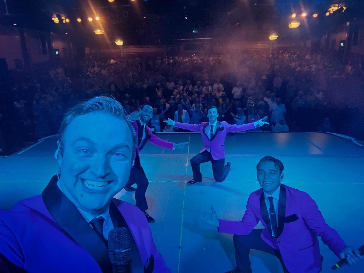 Oh What A Night! tweet media