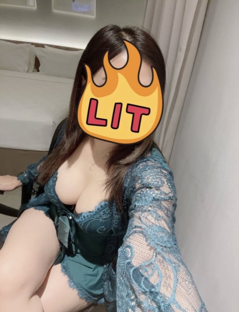 RoroashSara's tweet photo. Hai Blitar 😘
Aku udh ready ya yang mau langsung bisa atau panggilan dan bisa mandi bareng 🥰
#boblitar #availblitar #openboblitar 
   WA 082218166354 https://t.co/ig5zcAbzFQ