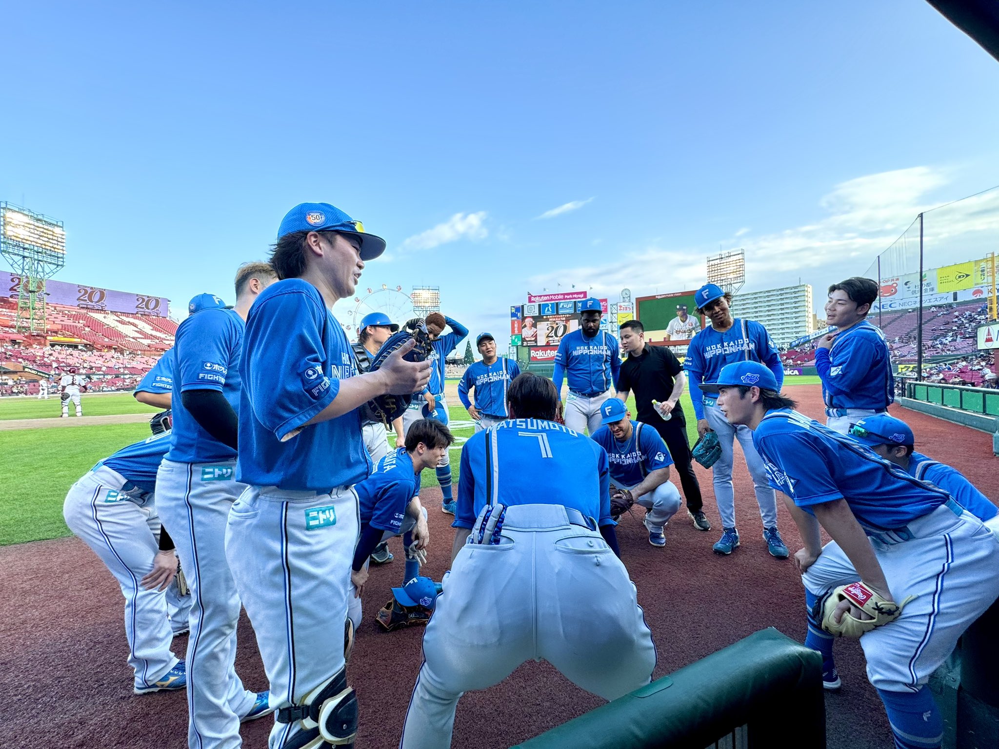 北海道日本ハムファイターズハーフジップVジャンウェアプロ支給品