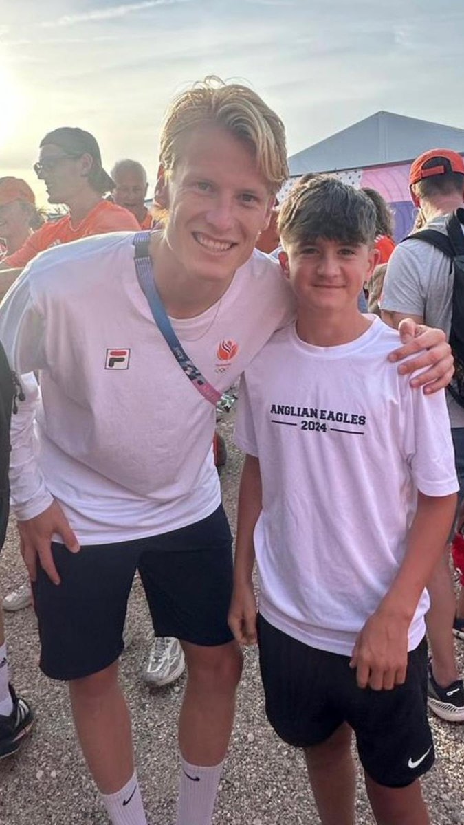 Good luck to Netherlands 🇳🇱 in the semi finals today
In the coop with joep <a href="/joepdemol/">Joep de Mol</a> #letssticktogether #oranjehockey
#hockey #paris2024

We will be cheering you on from the stands