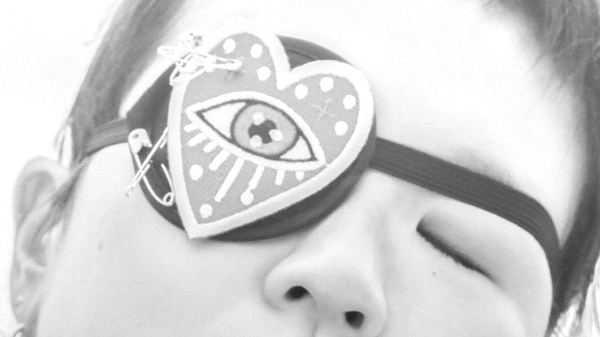 csms_sprstr's tweet image. 한정인 싱글앨범 &amp;lt;블랙홀&amp;gt; 발매까지 하루 남았습니다.