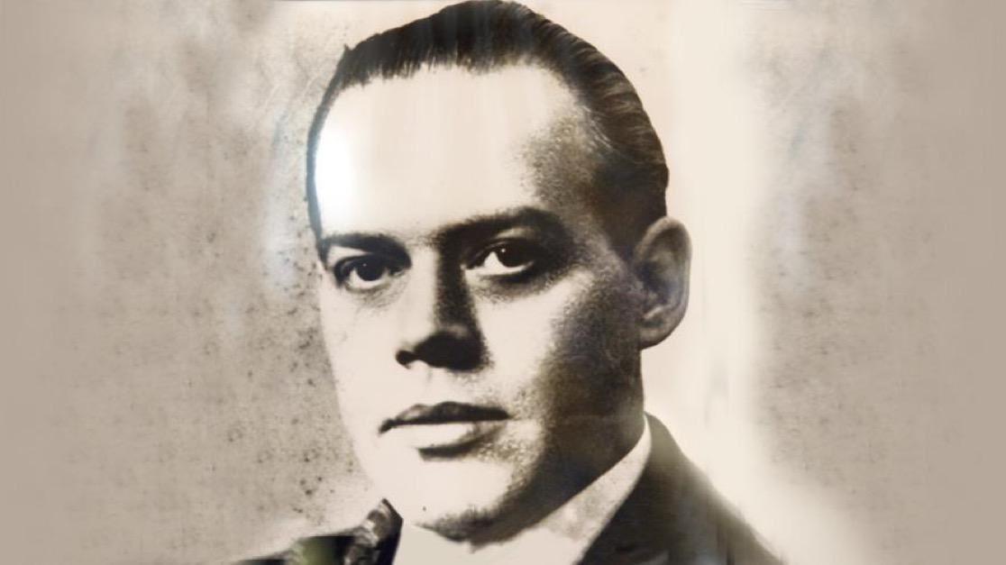 JoanLaportaFCB's tweet photo. Avui fa 88 anys que Josep Sunyol i Garriga, president del Club entre 1935 i 1936, va ser assassinat per l’exèrcit feixista a la serra de Guadarrama. Sunyol va ser l'impulsor de la divisa “Esport i ciutadania" i els seus valors encara avui són molt presents a la vida del Club. https://t.co/21aUGfod0T