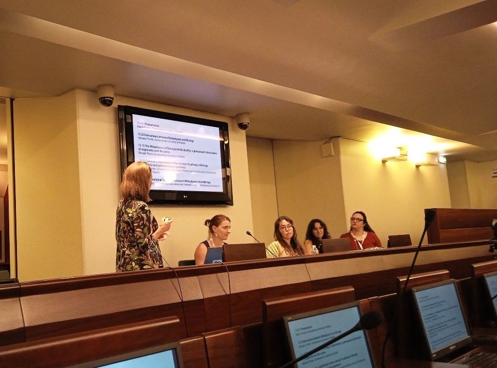 Yesterday at #WCP2024 in the amazing round table of <a href="/BioKoinos/">BioKoinos</a> on "Metaphysics of Biology: concepts, issues, interactions". It couldn't have been more interesting and enlightening. Congratulations to the researchers!