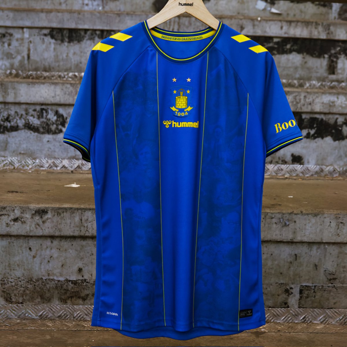 TheyThinkKits's tweet photo. We all know Hummel are doing great things, and the new Brondby shirt is no exception! 

Central badge and logo, with images from the club's history running through the two broad stripes.  Beautiful! https://t.co/PcZLxklrpX