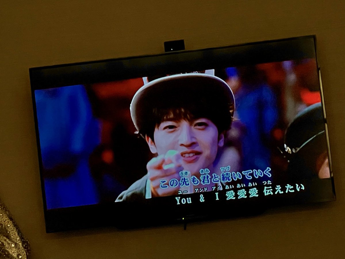 Edq8sA's tweet photo. 懐かしい
カラオケ聴いていた時期
（笑）今じゃ私の１８番は
不戦負だし、アーティストさんは
亡くなったし😂
歌わないからクオリティー更に低下
し過ぎて知らない方と行く女性カラオケ参加状態の心境→唄いたくない

残念無念
このまま⭕️るさんと共におちる？Ban加奈？ https://t.co/T3JWDYfEPi