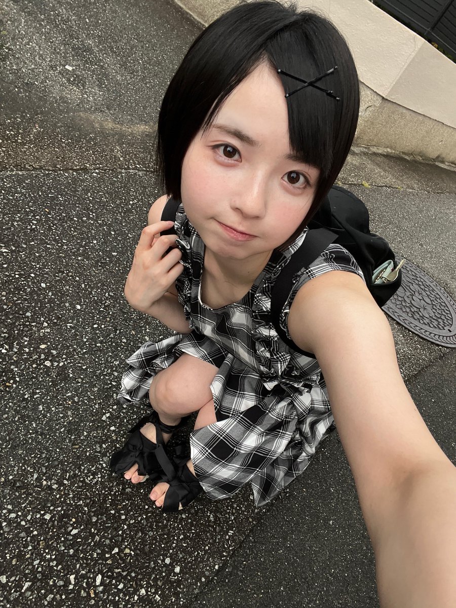 pipipi_koma's tweet photo. じめっと暑い日はおデコ出し☔️🐸 https://t.co/2XhN5D6Nx3
