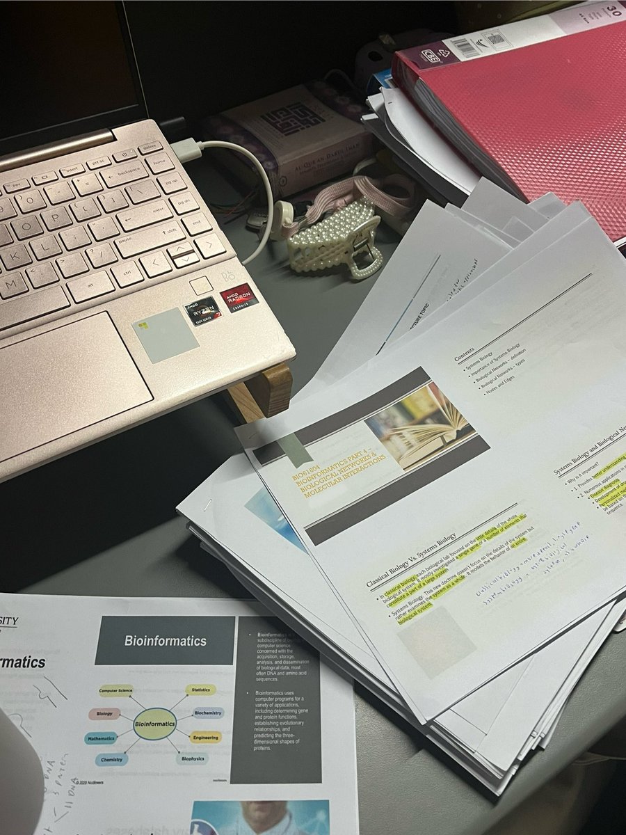 withlove_bo's tweet photo. stu(dying)👩🏻‍💻📝 https://t.co/mjFBoSM8ZT