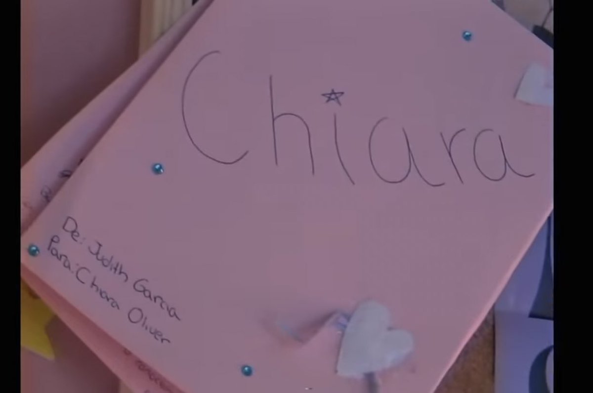 judisskiki's tweet photo. COMO ES POSIBLE que @chiaraoliver haya puesto MI CARTA en sus videoclips y en la libreta rosa?
necesito UNA explicación esto es demasiado fuerte🥹💖💘💓💞💝💗🌸 gracias una vez mas siempre #chiaraoliver #libretarosa #KiVi5AG https://t.co/dvJnr3gDuI