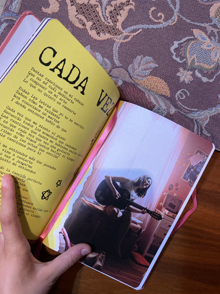 judisskiki's tweet photo. COMO ES POSIBLE que @chiaraoliver haya puesto MI CARTA en sus videoclips y en la libreta rosa?
necesito UNA explicación esto es demasiado fuerte🥹💖💘💓💞💝💗🌸 gracias una vez mas siempre #chiaraoliver #libretarosa #KiVi5AG https://t.co/dvJnr3gDuI