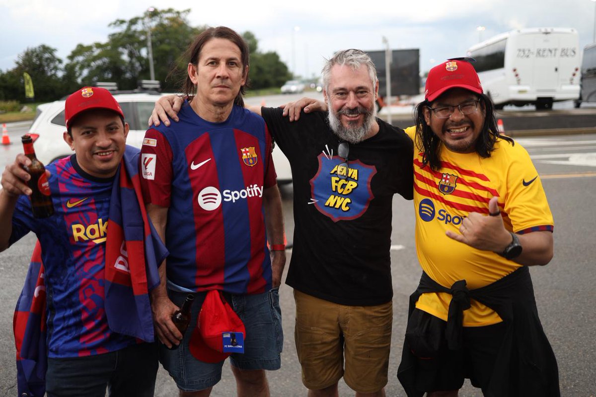 ConfePenyesFCB's tweet photo. 😍😍😍 North American supporters’ clubs enjoy the ‘Clásico’!
📲 https://t.co/bv2VneHy0d

🔵🔴 #FemBarçaFemPenya #ForçaBarça https://t.co/rPIXGFXqmn