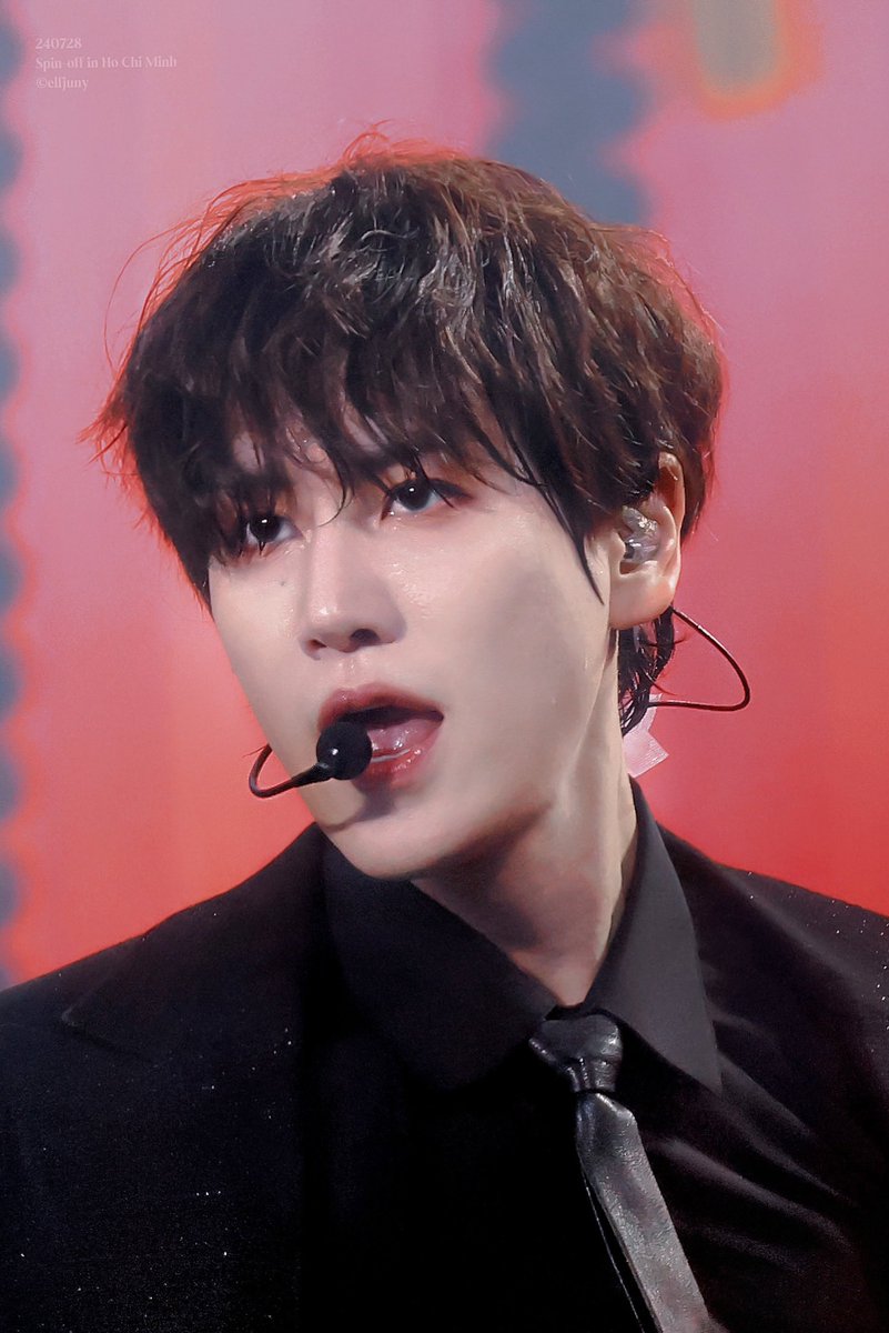 丨𝟮𝟰𝟬𝟳𝟮𝟴 / 𝙎𝙥𝙞𝙣-𝙤𝙛𝙛 𝙞𝙣 𝙃𝙤 𝘾𝙝𝙞 𝙈𝙞𝙣𝙝丨

˃̶͈ ˂̶͈ 💦

▪️
#SuperShow_Spinoff_Halftime #SUPERJUNIOR 
#KYUHYUN #규현