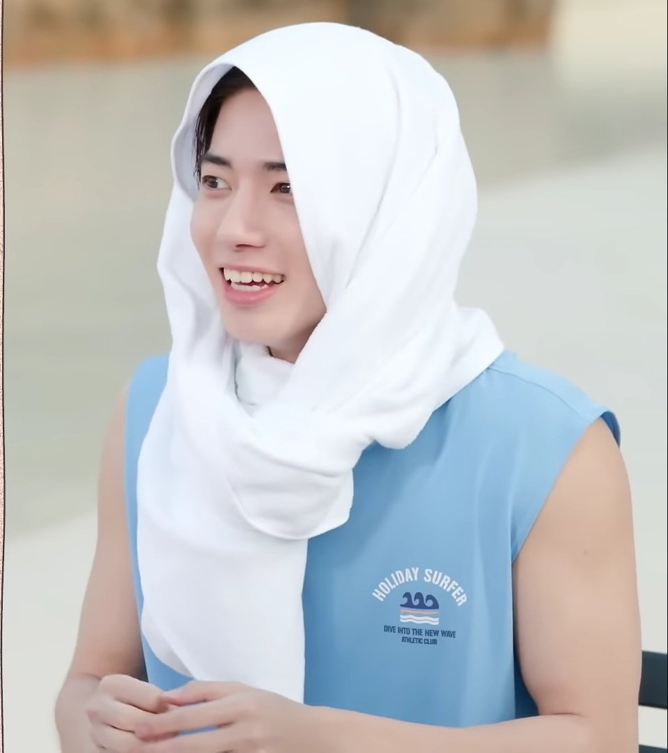 destinatore's tweet photo. “Knp ga pernah                “Sopan        
umbar aurat                        nanya gt ke
 lagi?”                                    calon
                                                ustadzah?” https://t.co/wvyiB9hNVz