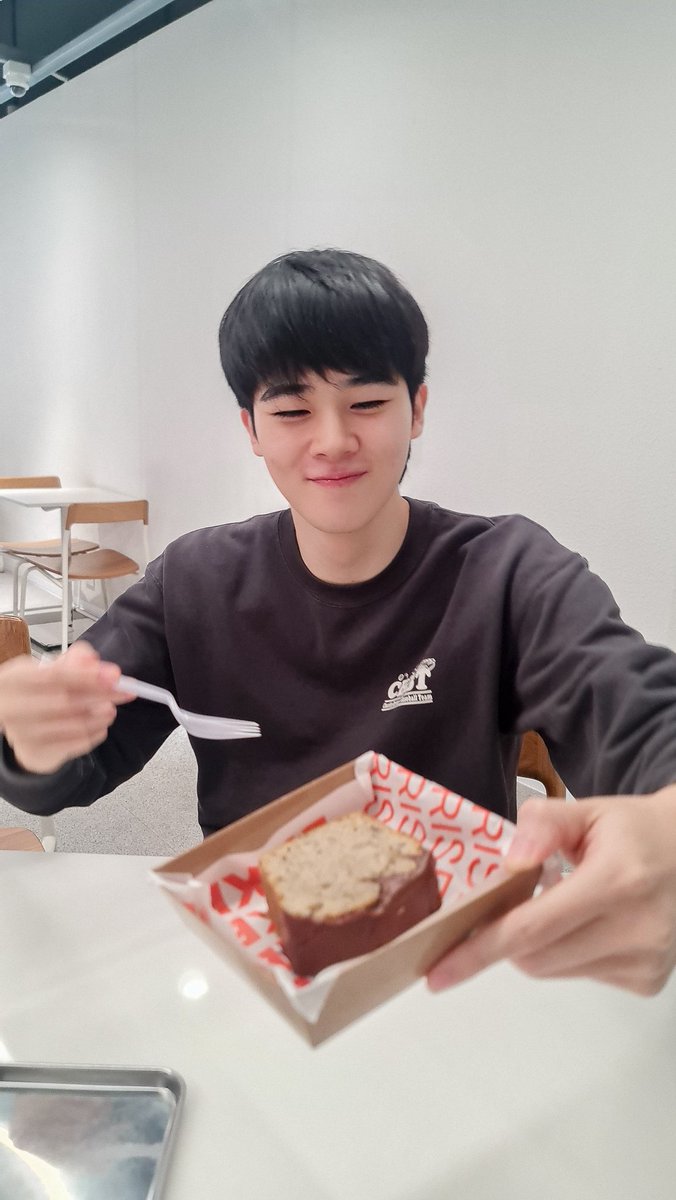 bomm_u's tweet photo. 😚🍨🍭 #bommu https://t.co/YAu3QI0tfG
