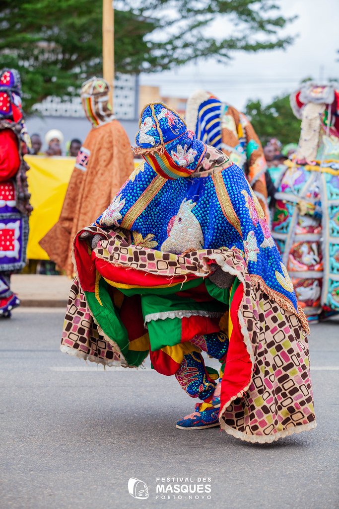 🌐 Retrouvez sur ce lien, l'ensemble des photos de la Grande procession des Masques, le dimanche 04 août 2024 sur la berge lagunaire de Porto-Novo => bit.ly/4dvji9O