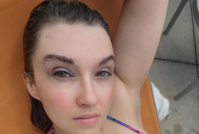 Working on this tan ☀️ https://t.co/632Mv9UofQ #realloyalfans https://t.co/e5iCXRx3Vh<a href="/tag/realloyalfans"class="tags"><span>#realloyalfans</span></a>