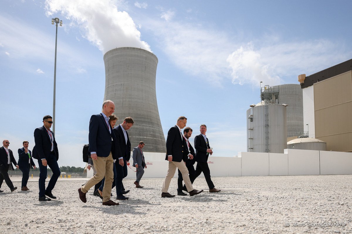 ✅ 9. rok Prezydentury <a href="/AndrzejDuda/">Andrzej Duda</a>:

• Przełomowe porozumienia gospodarcze, ruch bezwizowy dla Polaków, otwarcie chińskiego rynku dla polskiego towarów, rozmowy o bezpieczeństwie, w tym o hybrydowym ataku ze strony Białorusi na wschodnią granicę RP – w czerwcu Prezydent RP