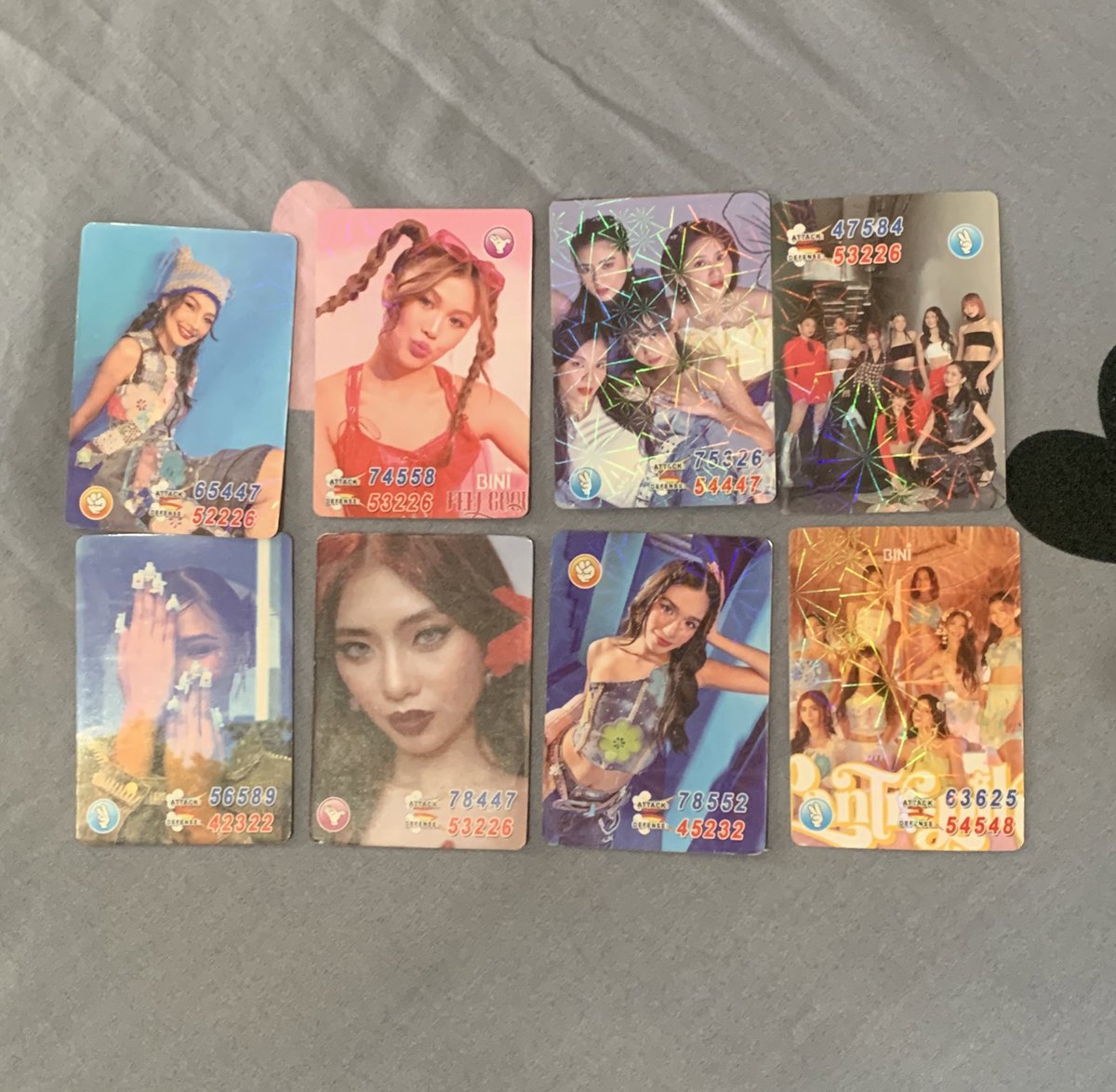 syempre pag may pogs may cards din 😭