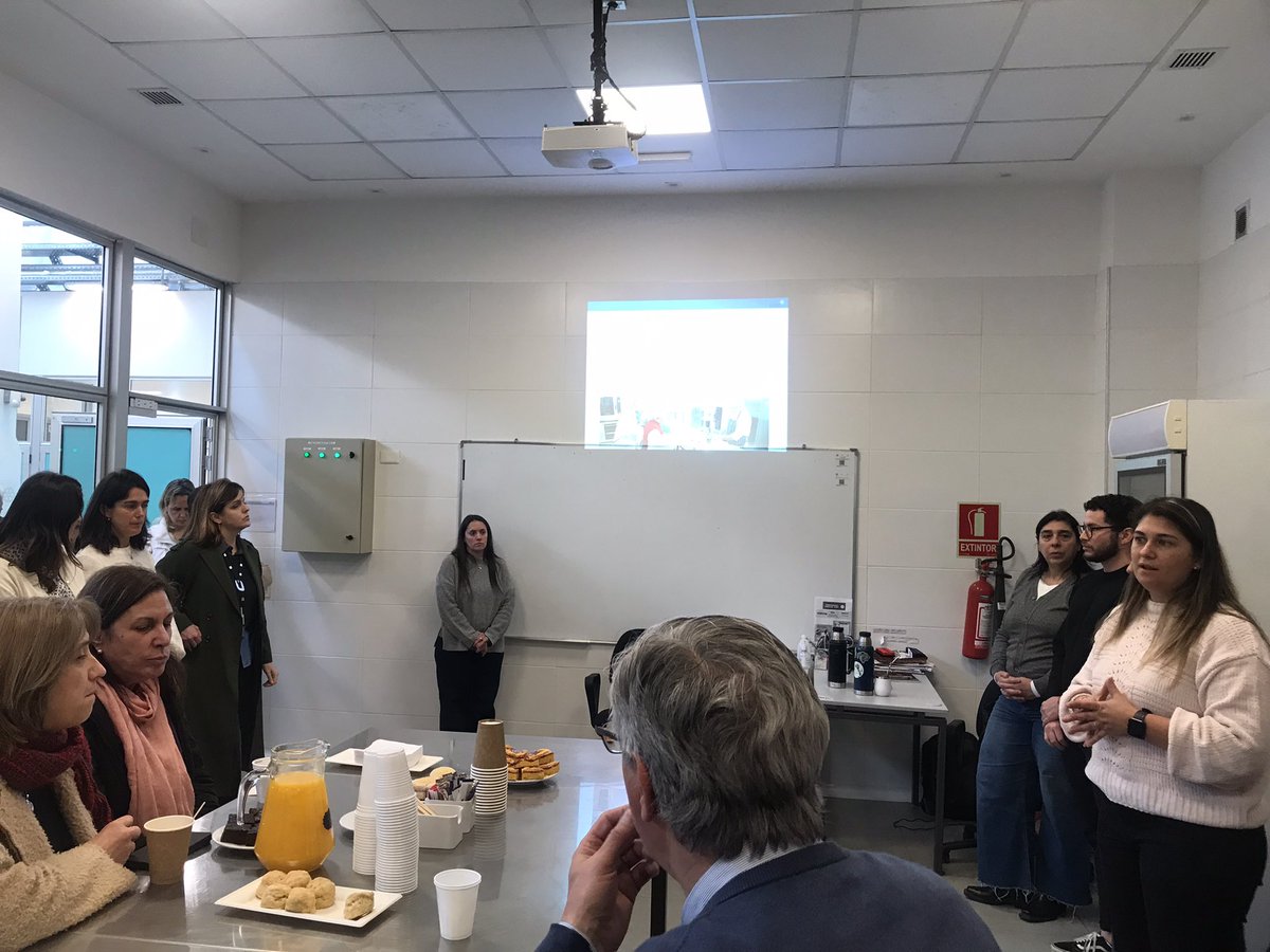 conicyt's tweet photo. Las capacidades de ambas instituciones trabajan en las áreas de alimentos, salud, deporte, entre otras. Contándose, en algunos casos, con equipamiento único en el país. https://t.co/ZZseS5K8eW
