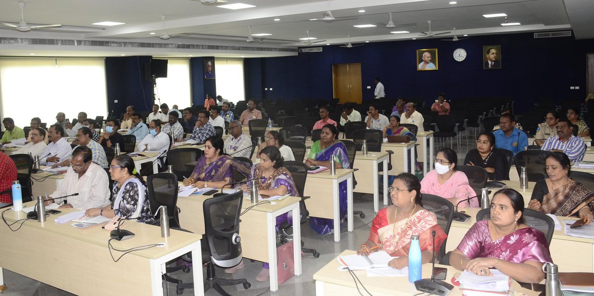 Collector_KMM's tweet photo. ఆచార్య కొత్తపల్లి జయశంకర్ గారి జయంతి వేడుకలు

మండల స్థాయి ప్రజావాణి, బుధవారం ప్రభుత్వ పాఠశాల భోజనం, కలెక్టరేట్ సౌకర్యాలపై సమీక్ష

దళిత బంధు పథక అమలుపై గ్రామాల ప్రత్యేక అధికారులతో సమీక్ష

విద్యా ప్రమాణాల పెంపుపై విద్యా శాఖ అధికారులతో సమీక్షించిన జిల్లా కలెక్టర్, ముజమ్మిల్ ఖాన్.. https://t.co/GM77w37e2G