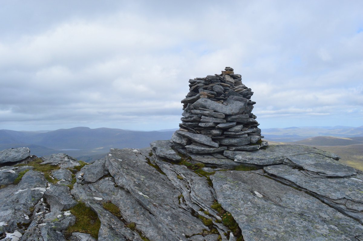 UlaKempinska's tweet photo. The summit of An Coileachan with views of Loch Gorm on the descent @walkhighlands #walkingscotland #hillwalkingscotland #outandaboutscotland #munros https://t.co/9l5g1R7xSd