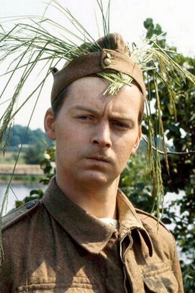 How Tommy Robinson sees himself v how everyone else sees him.