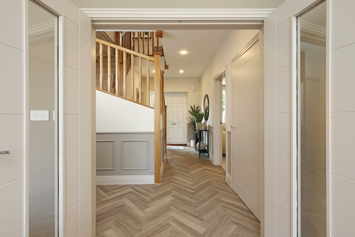 Luxury homes with luxury features. 

Supporting Elivia Homes to deliver premium style and absolute safety throughout each of their 10 luxury homes in Hitchin, Hertfordshire.

lumi-plugin.com/case_studies/s…

#LumiPlugin #UKHousing #LuxuryHomes #LuxuryLiving #Project #ReimagineLighting