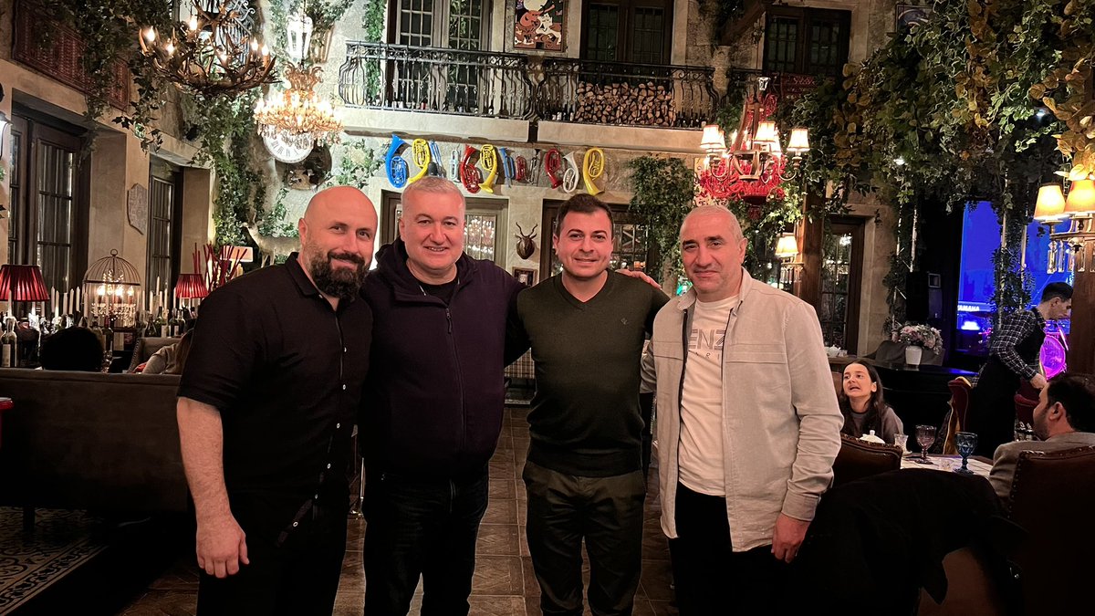 Şəxsinə çox hörmət etdiyim,əziz insan Elin Süleymanov ilə xoş xatirə..🇦🇿🙏