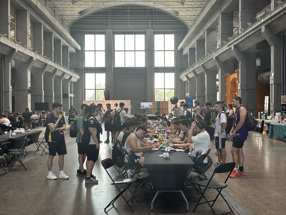 Juli_VGC's tweet photo. Experiencia y ambiente espectacular en el League Cup de @VictoryRoadES celebrado este fin de semana en Madrid. Con ganas de más! https://t.co/iFOvZDp1Gw