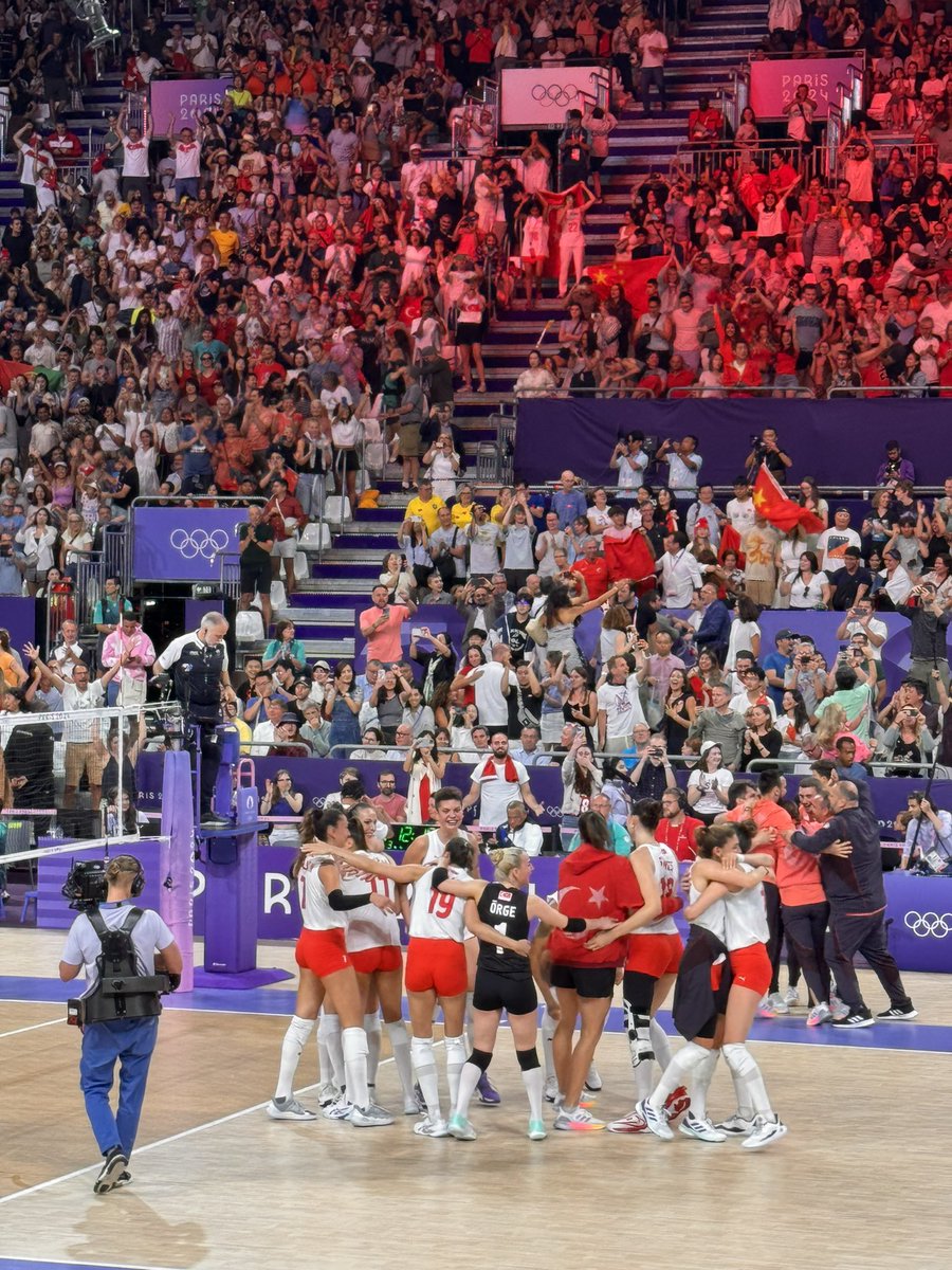 TÜRKIYE 🇹🇷 ARE IN THE SEMIFINALS 🤯!

Here’s the immediate reaction of the team after the final point. 

➡️ August 6 Live score &amp; stats: bit.ly/4c2RRmk

🛍️ Buy your own Olympic #Volleyball: bit.ly/4cXOZbc

🏐 #Paris2024  #FileninSultanları