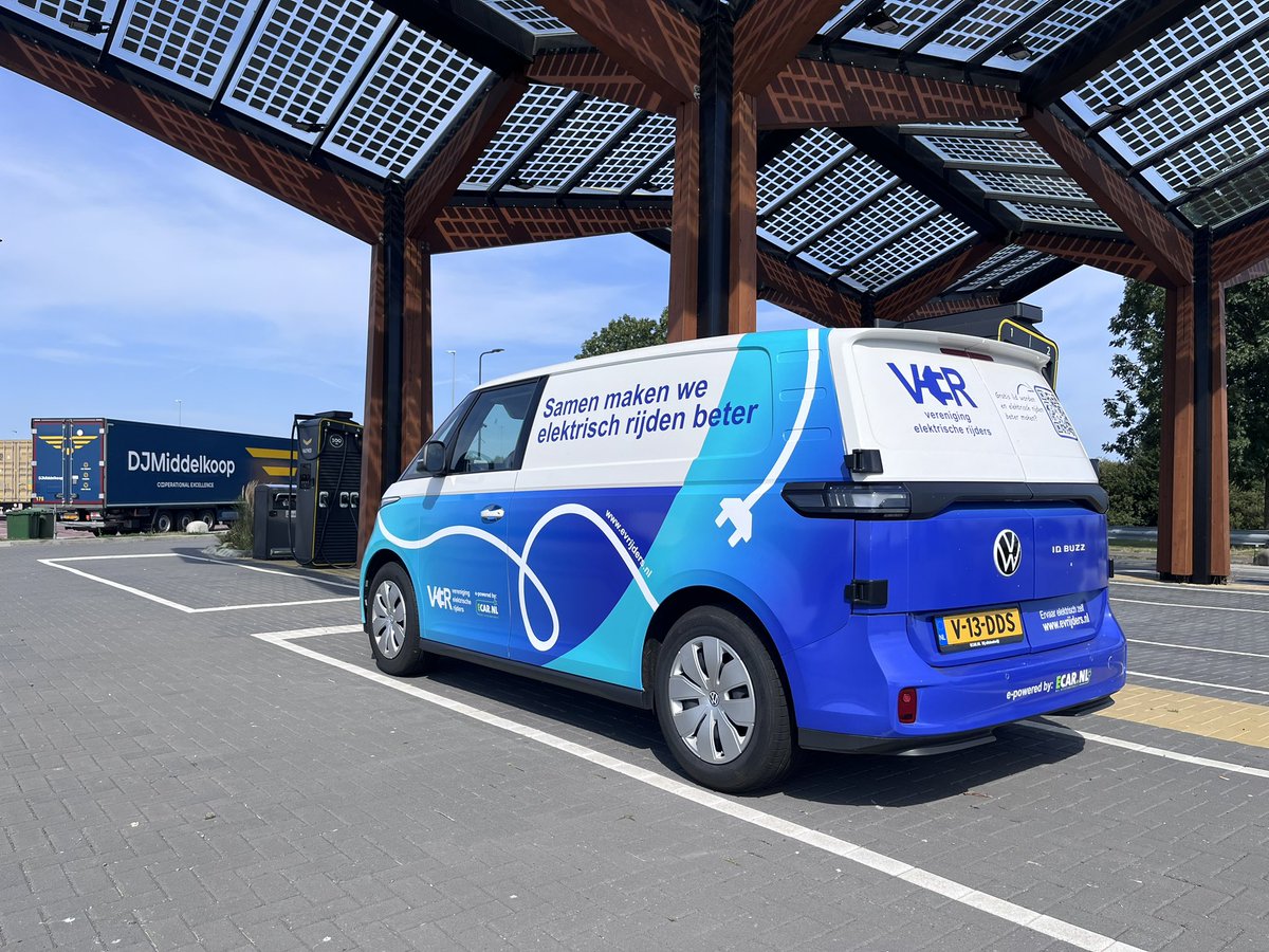 Evrijders's tweet image. ⚡️⚡️⚡️

#evrijders #volkswagen #idbuzz #fastcharging