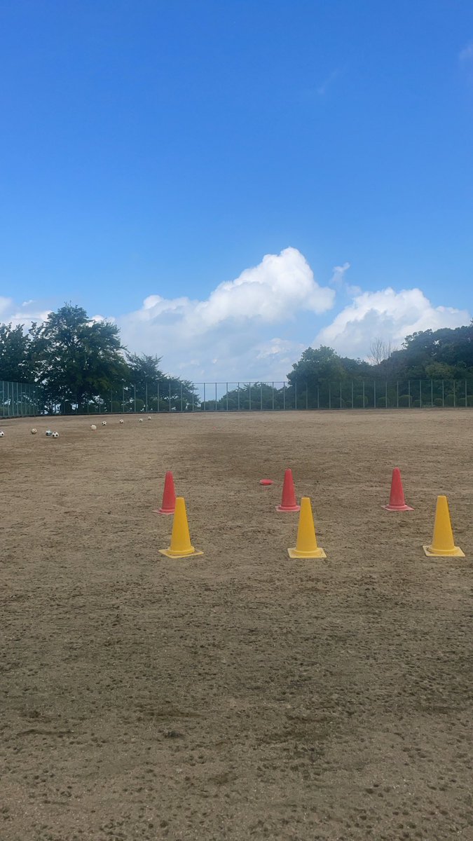 isca_info's tweet photo. 今日からU 15は合宿､U 12とスクール生は宿泊体験キャンプ。

夕立の中､ゲームをみんなでしました。

夕食もみんなで。 https://t.co/7x6CvaJ7xY