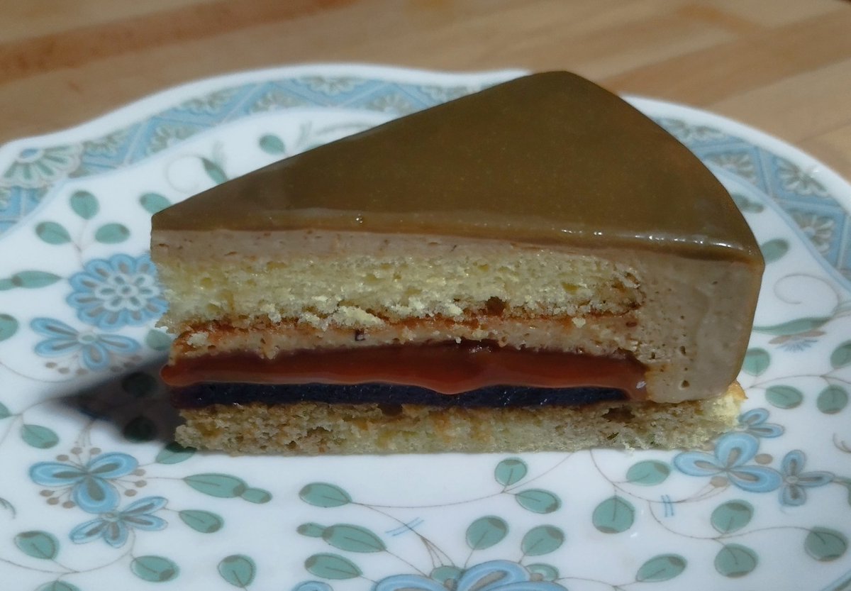 ExPastry69chef's tweet photo. mousse au cafe
#entrmet #cafe #coffeecake #dessert #DIY #yummy #gateau #cake #mousse #cook https://t.co/3ijsrMmMJL
