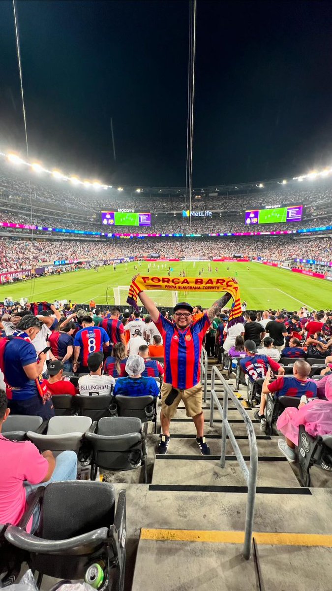 ConfePenyesFCB's tweet photo. 🥰 ¡Las peñas no se perdieron el 'Clásico' en Nova Jersey!

📲 https://t.co/HGYwyzK4FV

🔵🔴 #FemBarçaFemPenya #ForçaBarça https://t.co/OJ0888jTr0