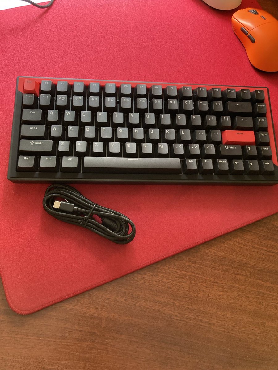 KapitanKloze's tweet image. This is not a typical review of a keyboard. We all know @DrunkDeerKeeb keyboards already so I focused on some comparison and why the Last Win and Rapid Dual Trigger are so beneficial for you as a gamer. Read on the full review on medium.

medium.com/@damiancooper/…